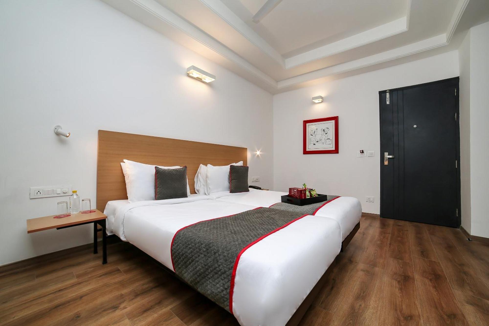 Collection O Townhouse 069 Hotel Gurgaon Luaran gambar
