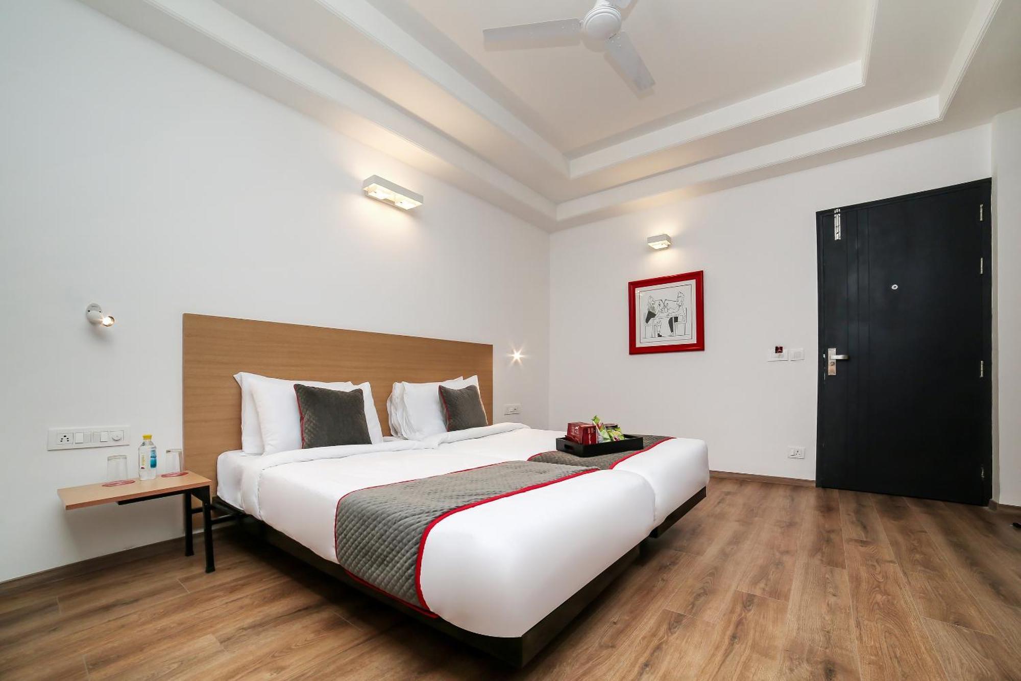 Collection O Townhouse 069 Hotel Gurgaon Luaran gambar