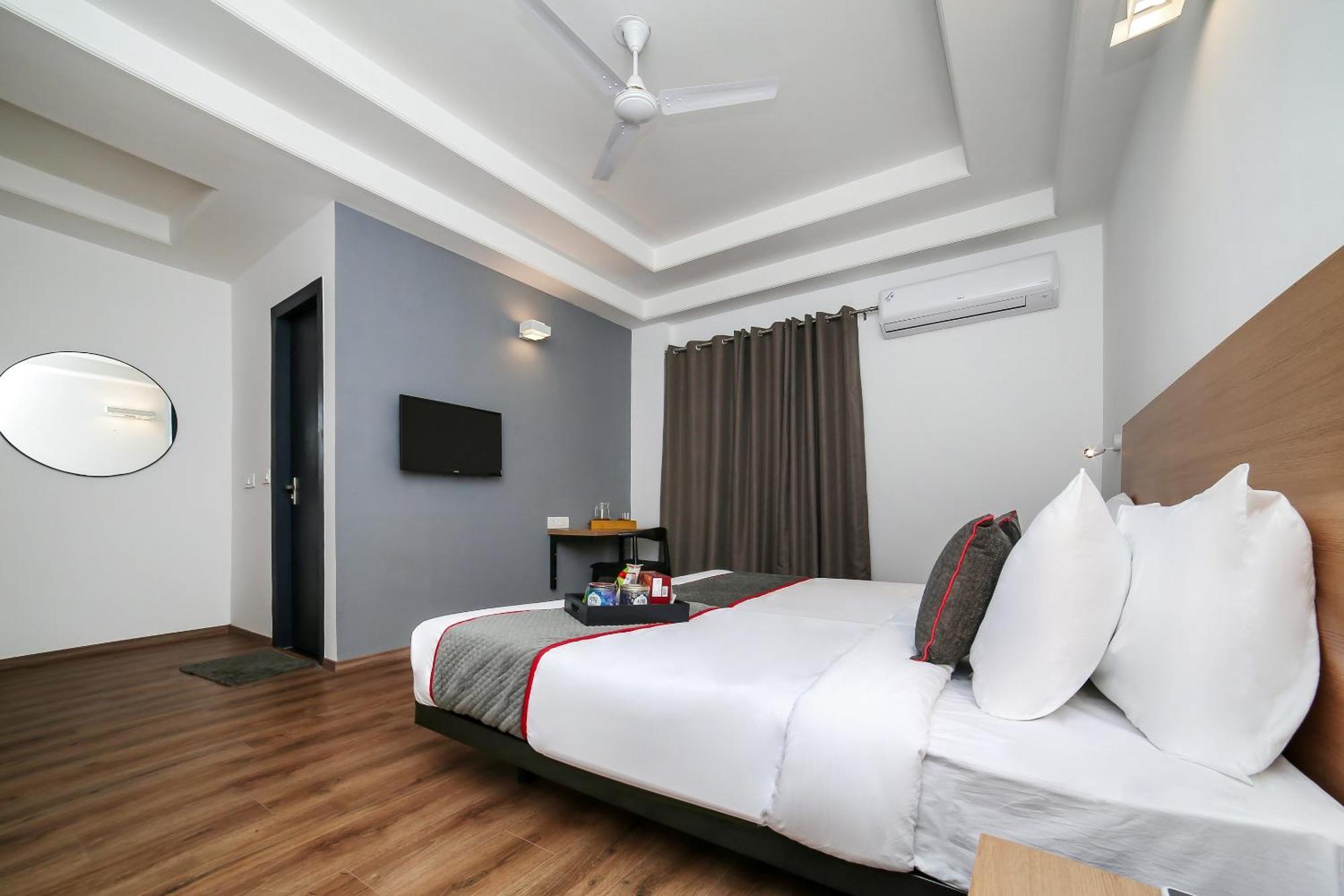 Collection O Townhouse 069 Hotel Gurgaon Luaran gambar