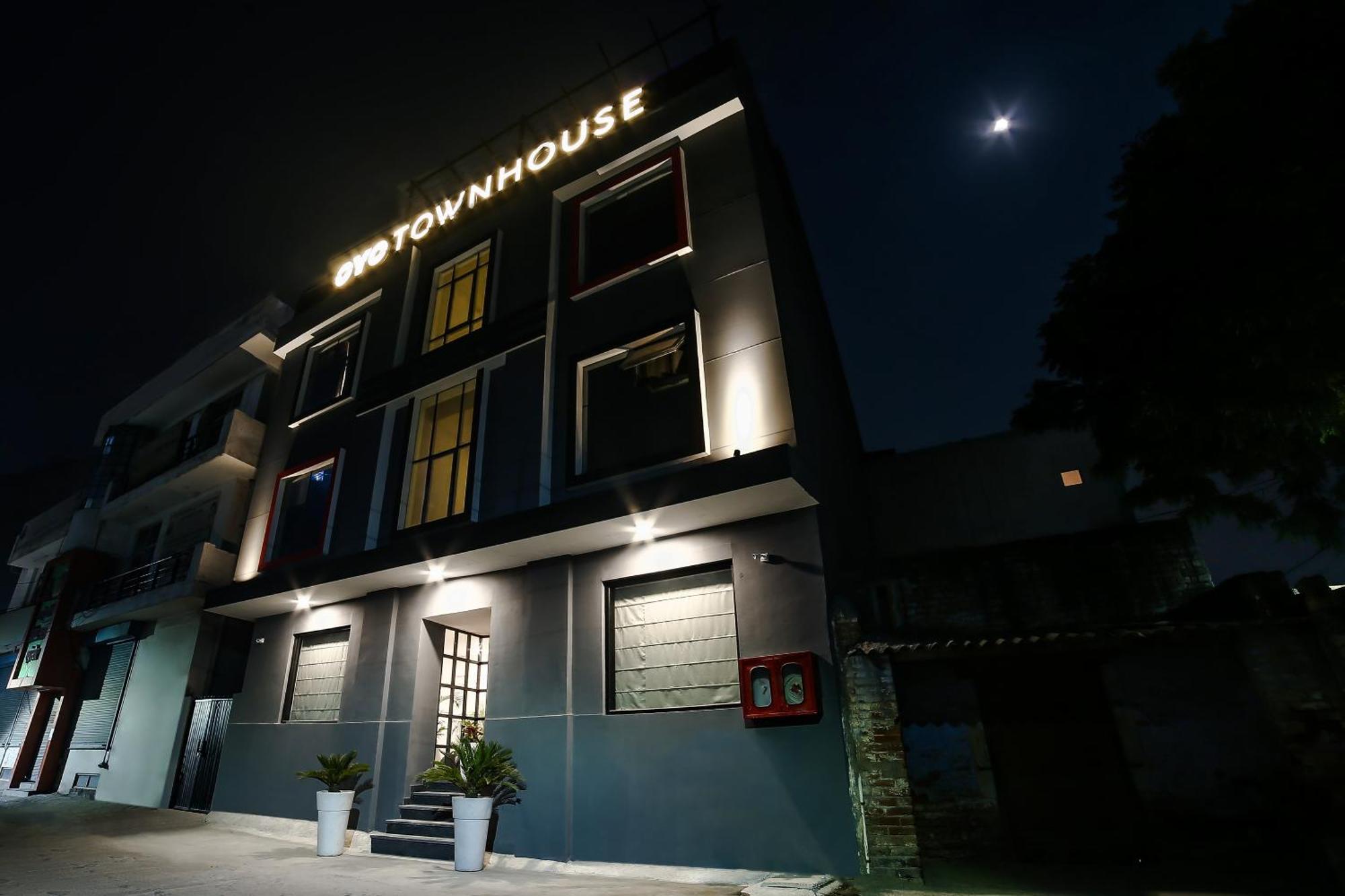 Collection O Townhouse 069 Hotel Gurgaon Luaran gambar