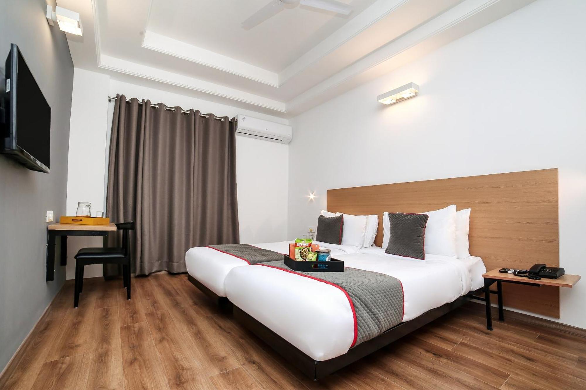 Collection O Townhouse 069 Hotel Gurgaon Luaran gambar