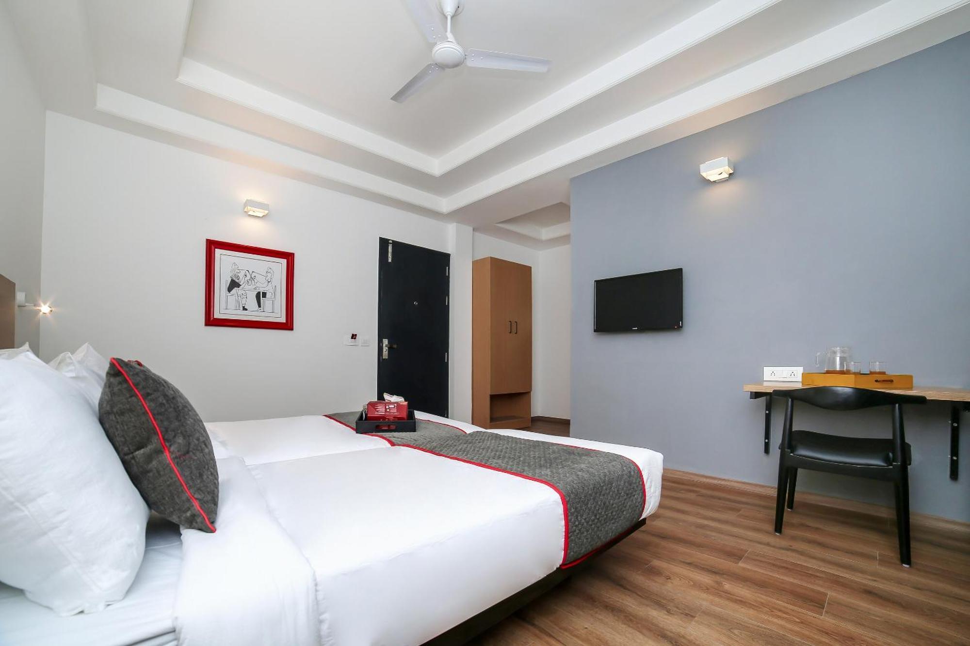 Collection O Townhouse 069 Hotel Gurgaon Luaran gambar